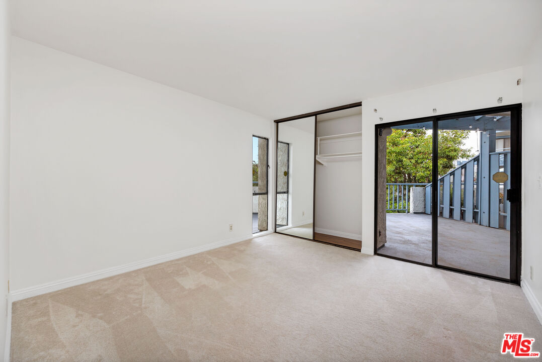 4260 Via Arbolada Unit: 123