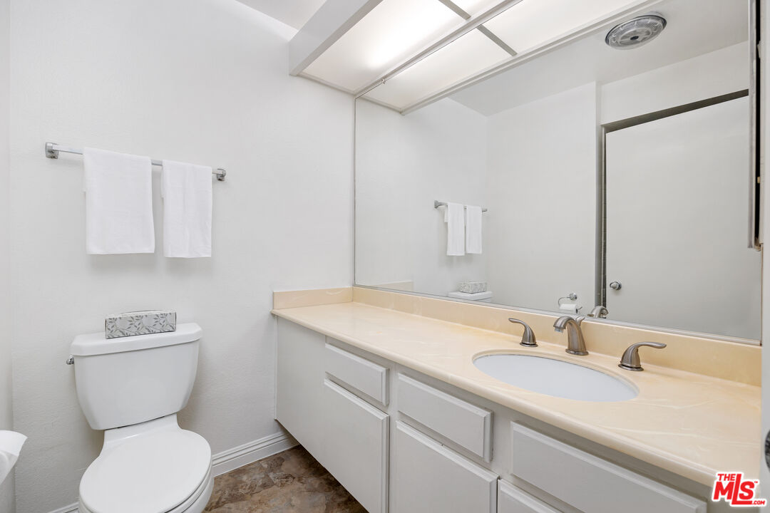 4260 Via Arbolada Unit: 123