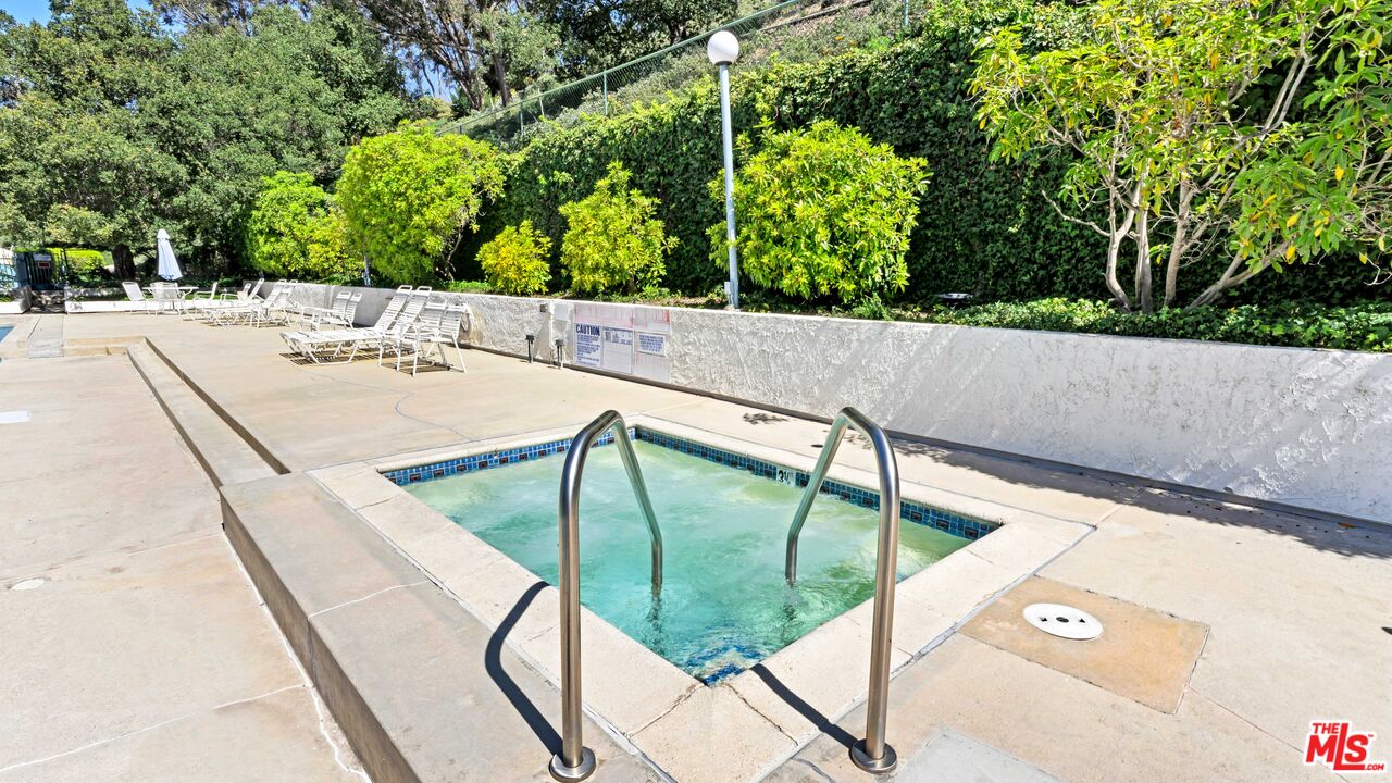 4260 Via Arbolada Unit: 123