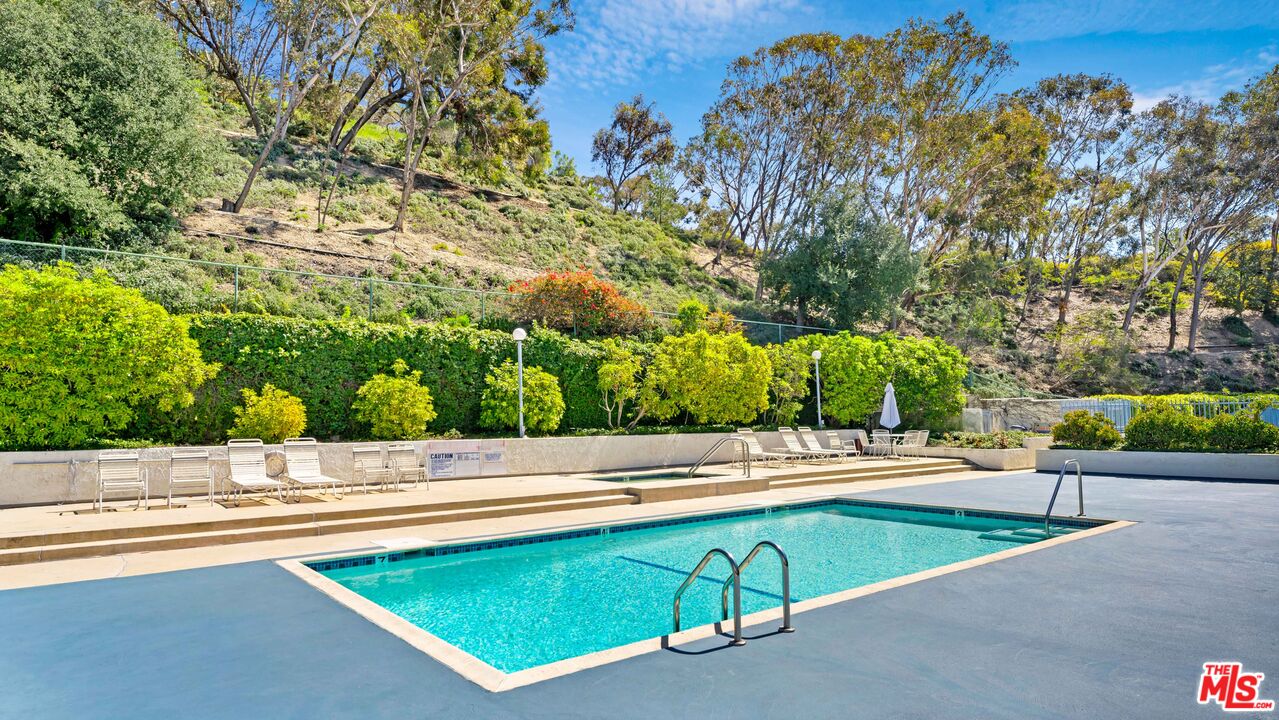 4260 Via Arbolada Unit: 123