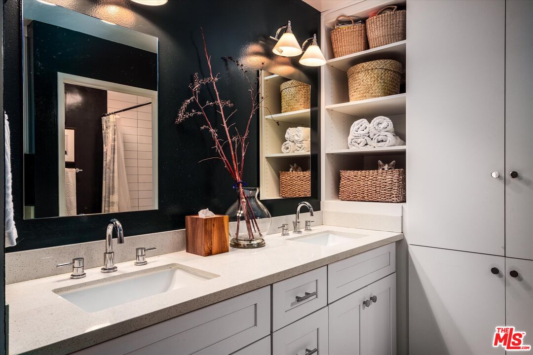 400 N Louise St Unit: 105