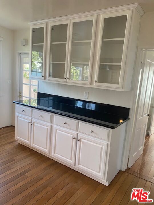 268 N Bowling Green Way