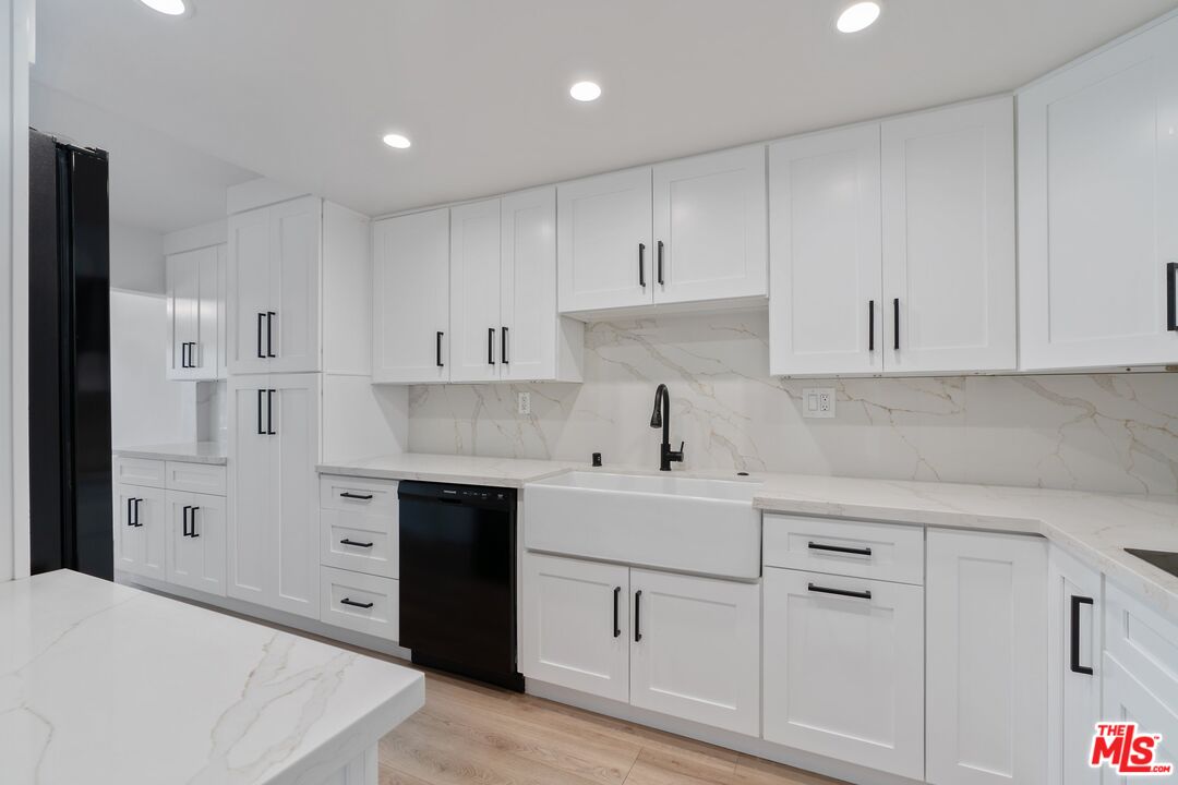 3500 W Manchester Blvd Unit: 319