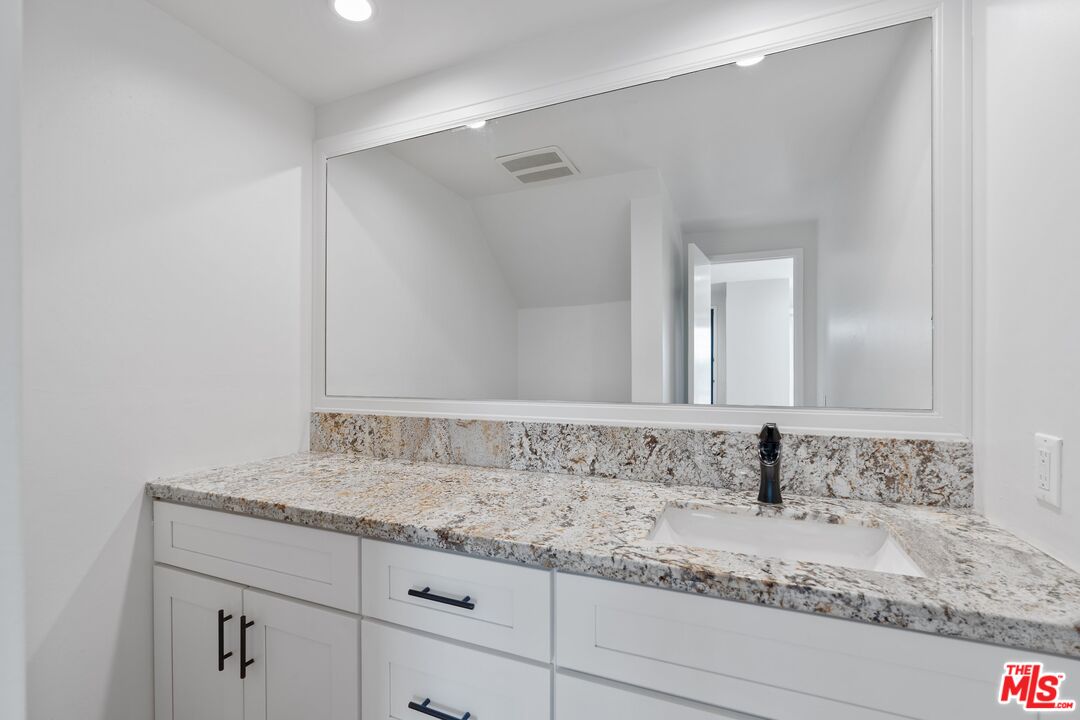 3500 W Manchester Blvd Unit: 319