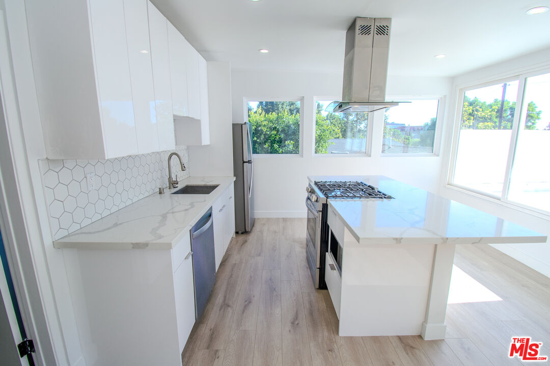 9035 Dicks St Unit: 1/2