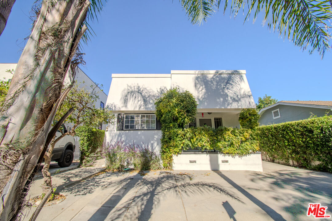 9035 Dicks St Unit: 1/2