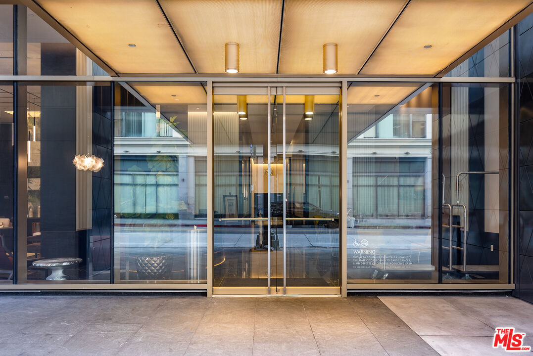 400 S Broadway Unit: 1807