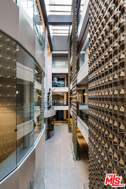 400 S Broadway Unit: 1807