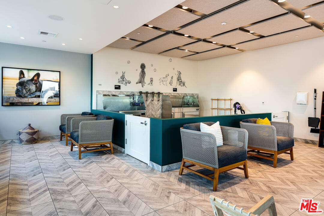 400 S Broadway Unit: 1807