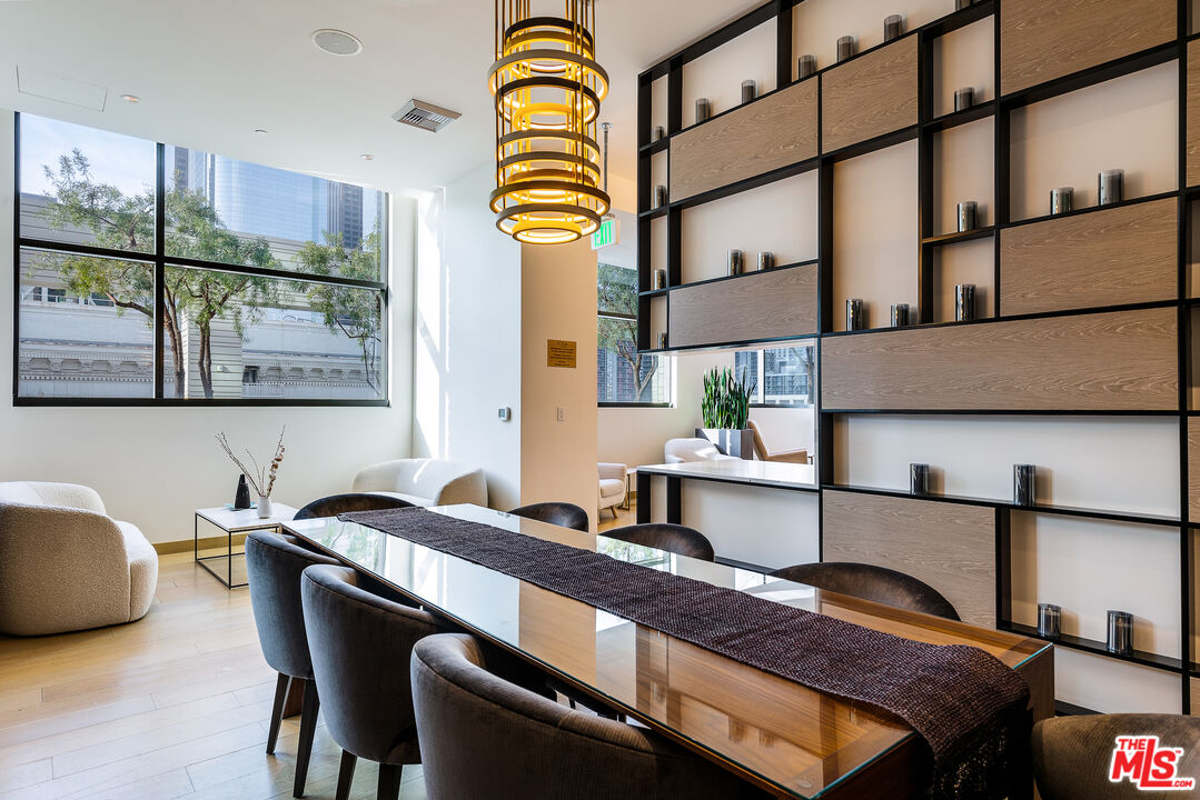 400 S Broadway Unit: 1807