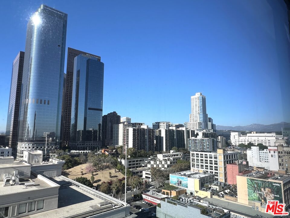 400 S Broadway Unit: 1807