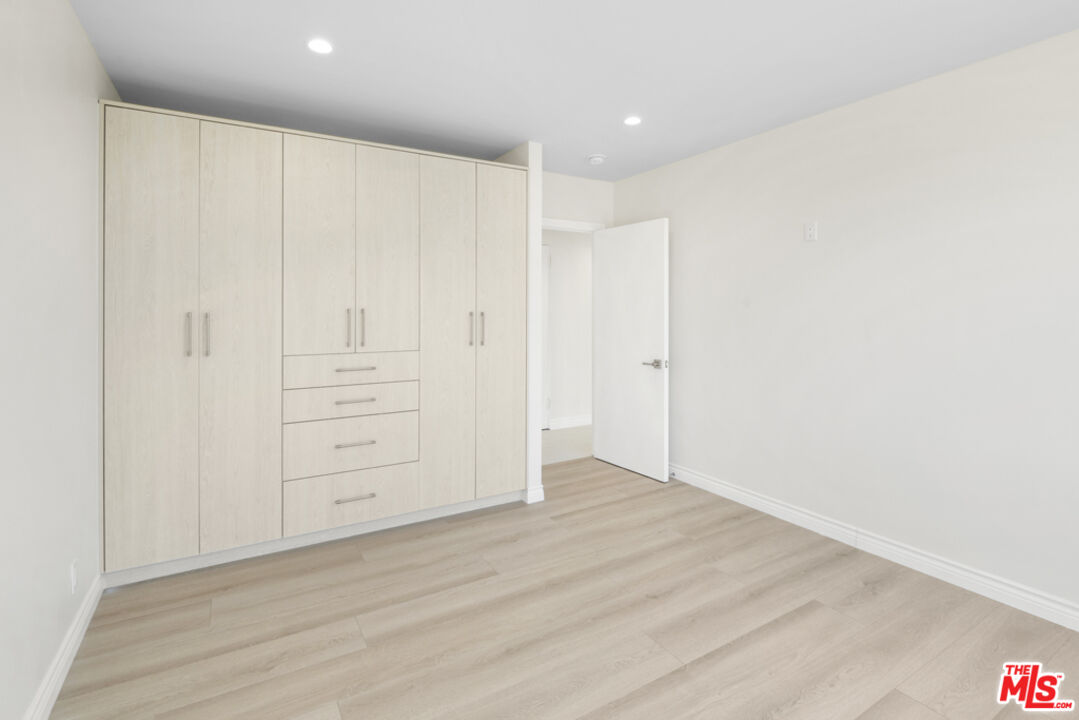 865 Comstock Ave Unit: 10D/E