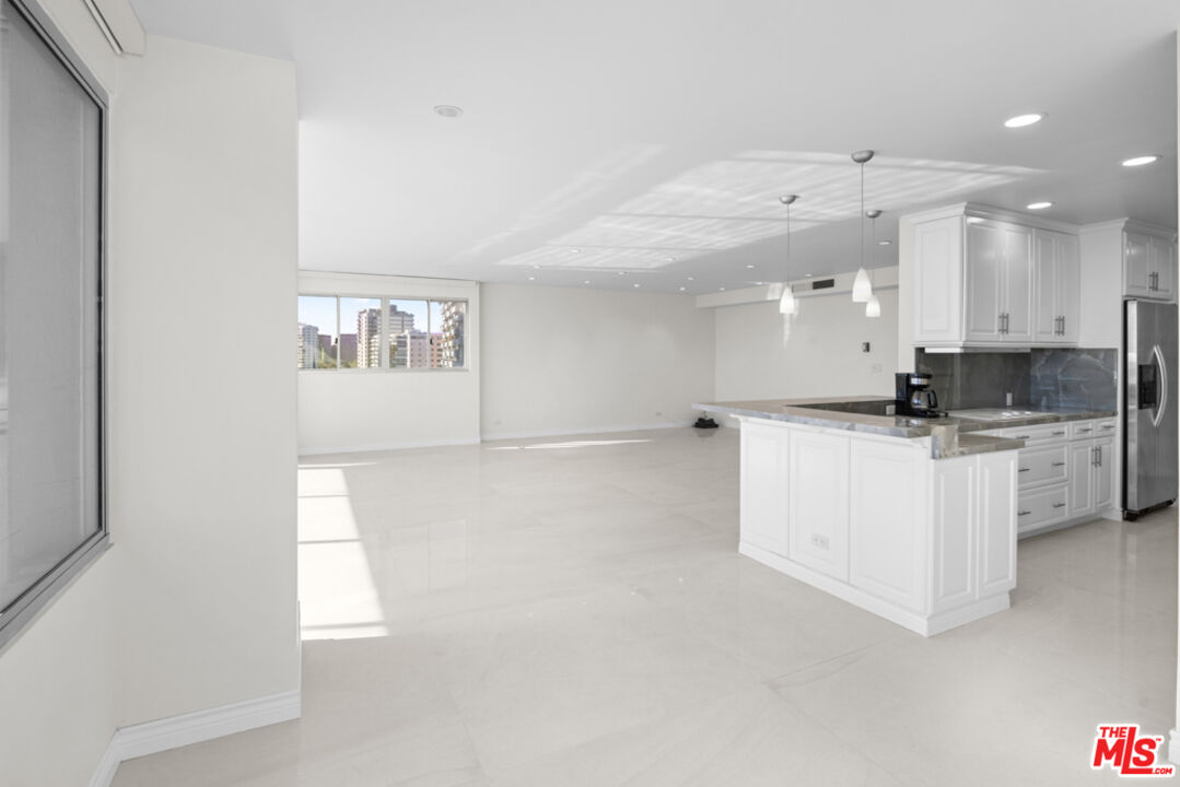 865 Comstock Ave Unit: 10D/E