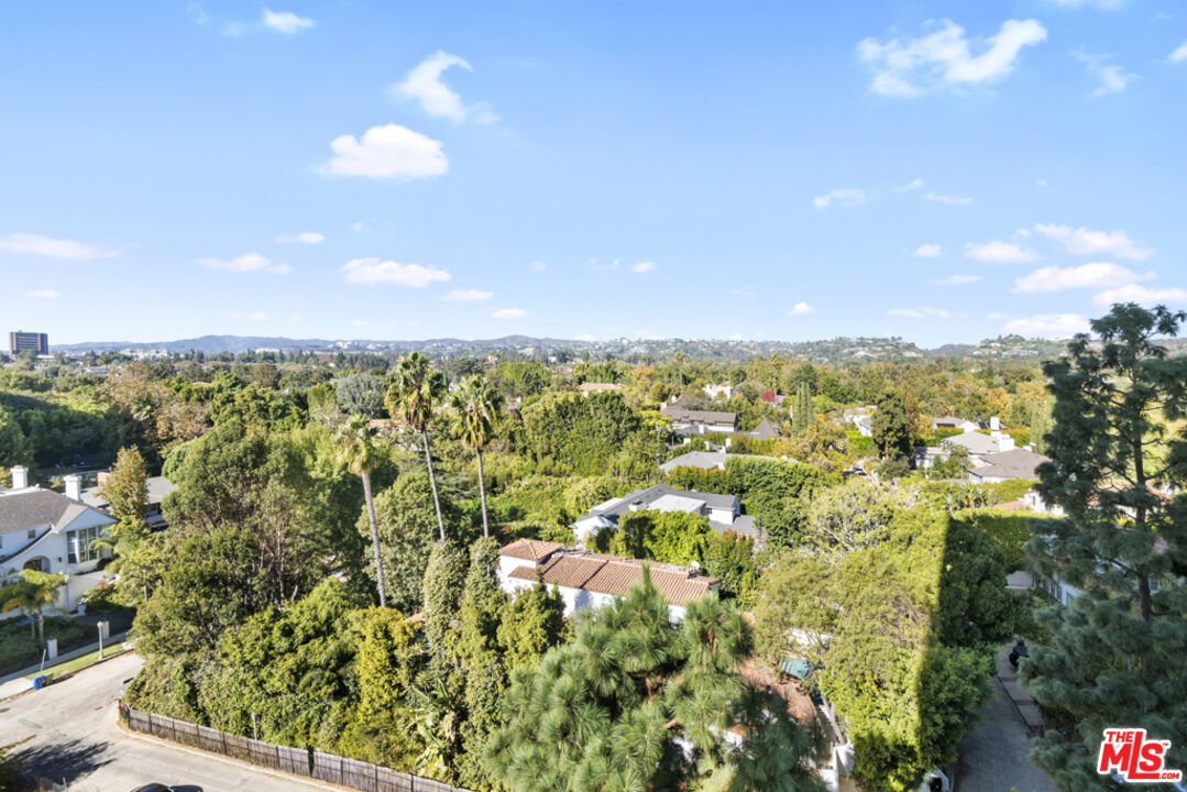 865 Comstock Ave Unit: 10D/E