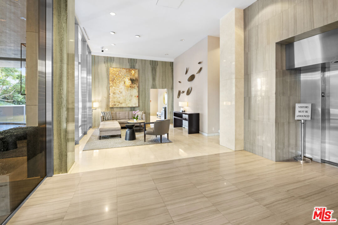 865 Comstock Ave Unit: 10D/E