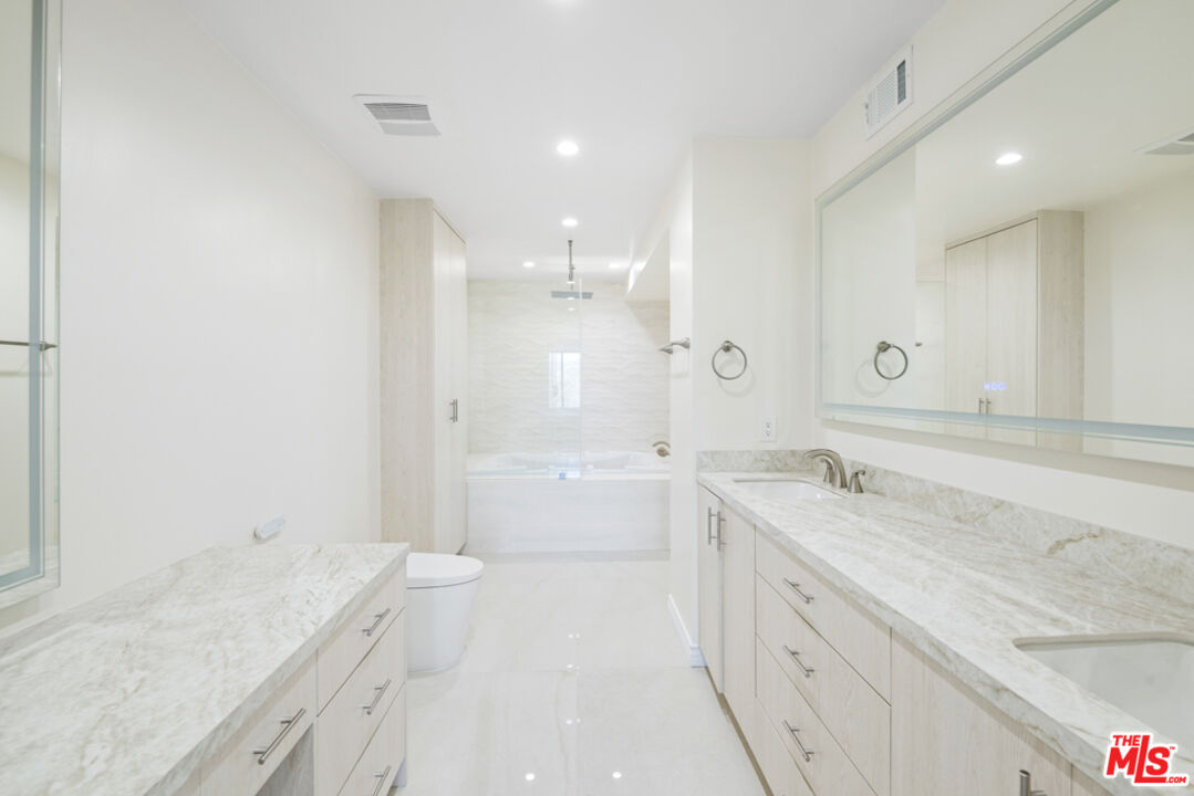 865 Comstock Ave Unit: 10D/E