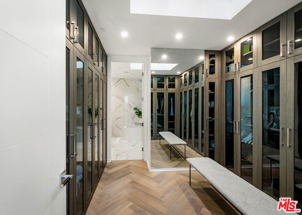 132 N Swall Dr Unit: Penthouse