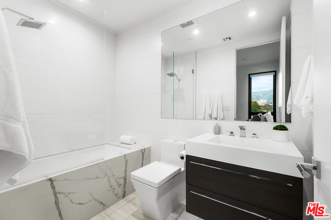 132 N Swall Dr Unit: Penthouse