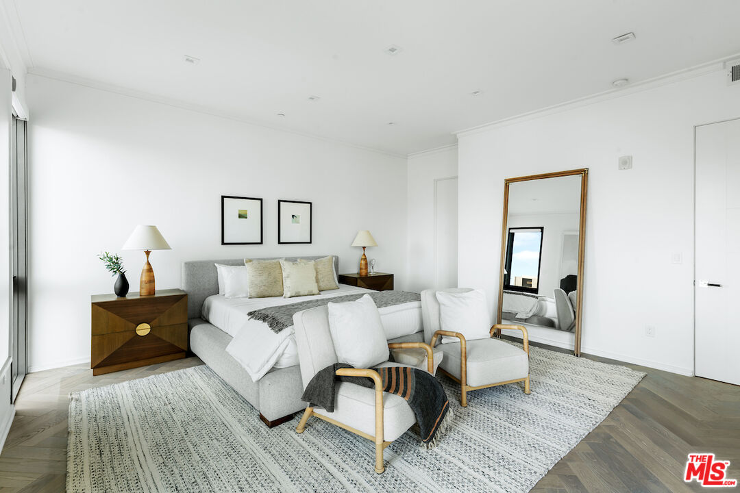 132 N Swall Dr Unit: Penthouse