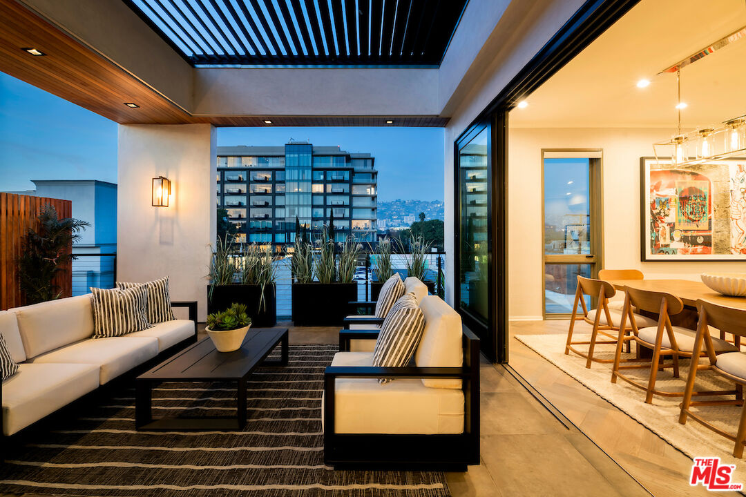 132 N Swall Dr Unit: Penthouse