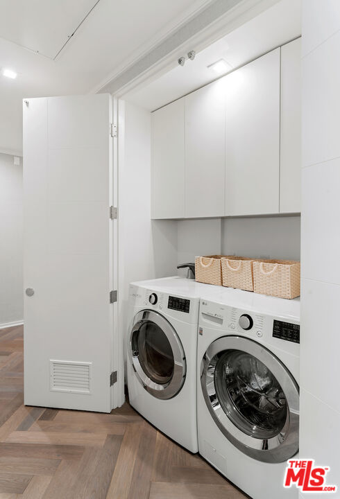 132 N Swall Dr Unit: Penthouse