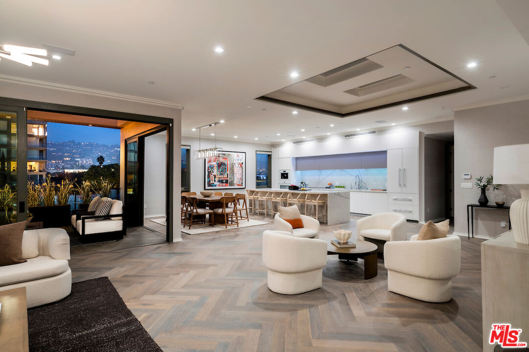 132 N Swall Dr Unit: Penthouse