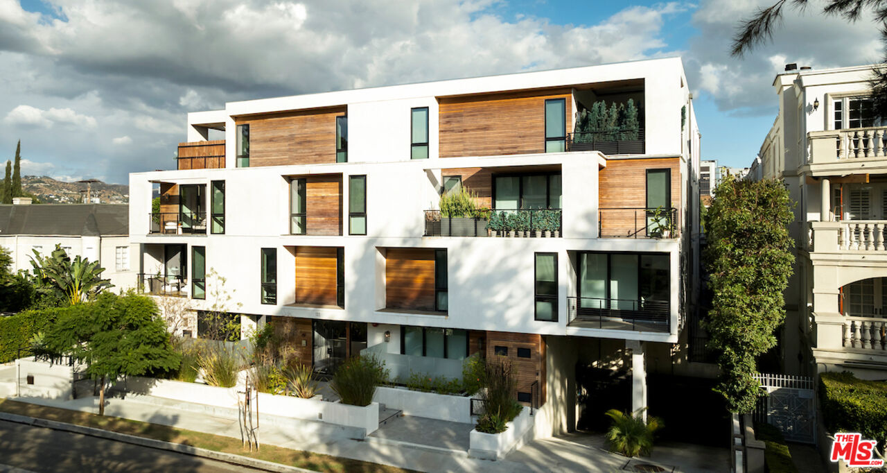 132 N Swall Dr Unit: Penthouse