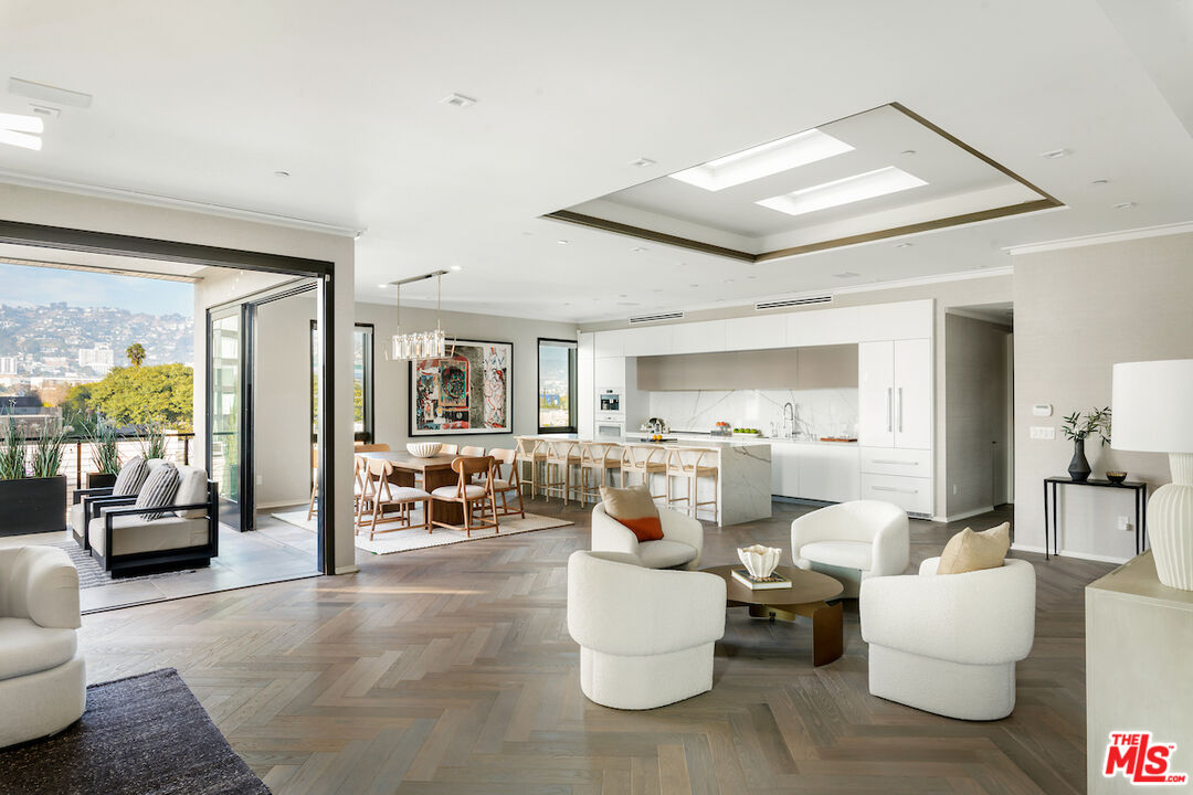 132 N Swall Dr Unit: Penthouse