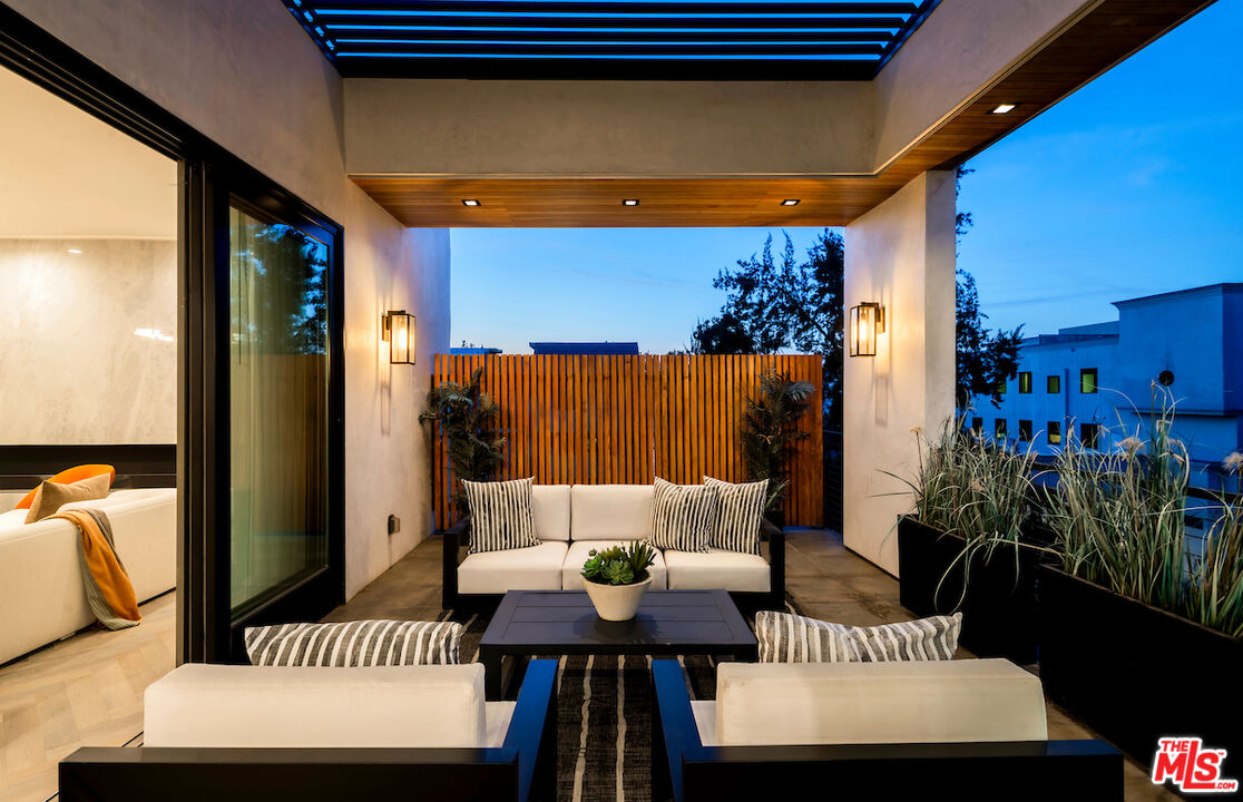 132 N Swall Dr Unit: Penthouse