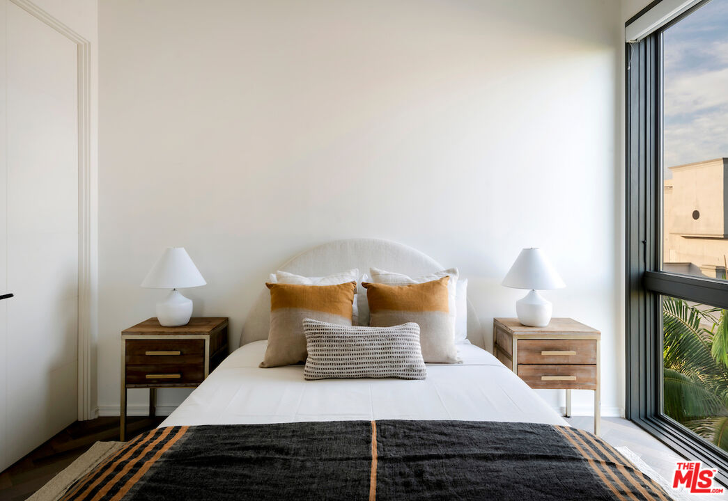 132 N Swall Dr Unit: Penthouse