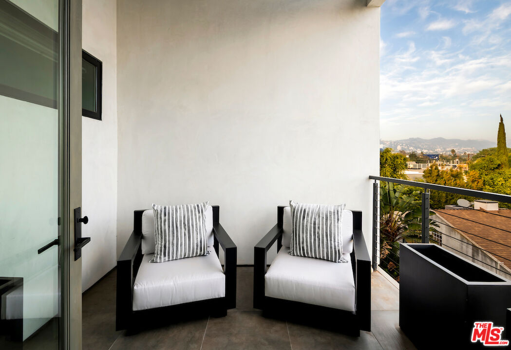 132 N Swall Dr Unit: Penthouse