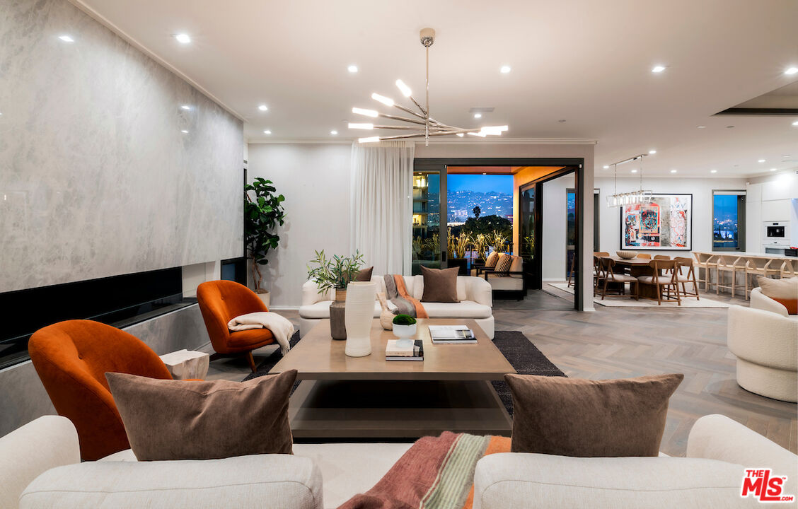 132 N Swall Dr Unit: Penthouse