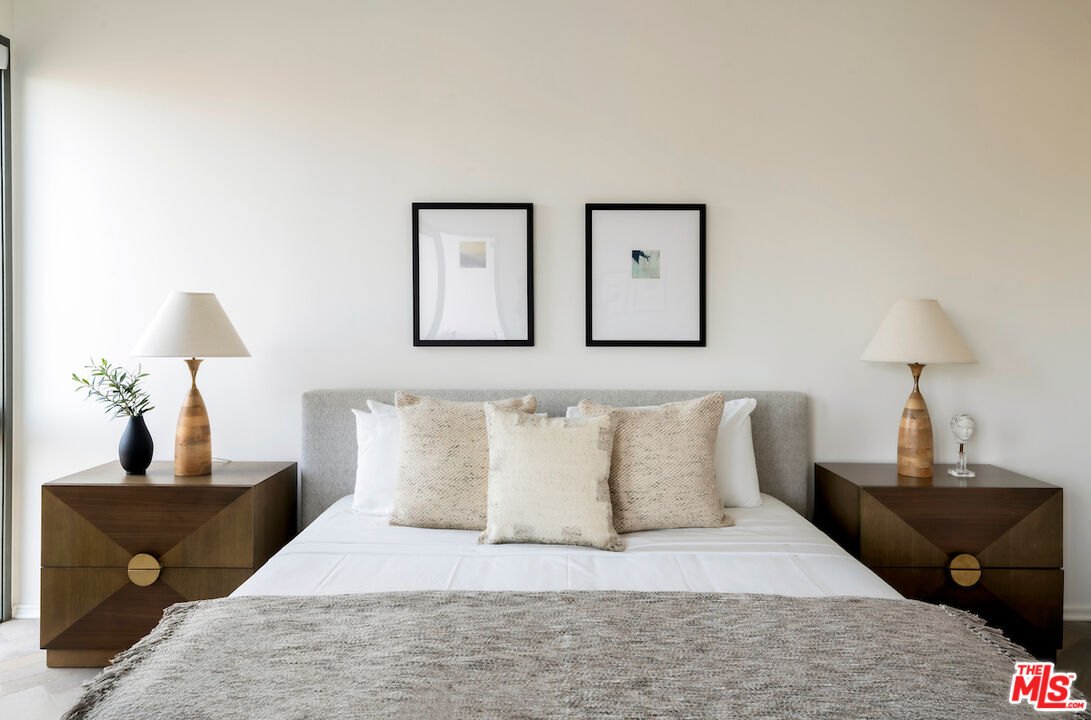 132 N Swall Dr Unit: Penthouse