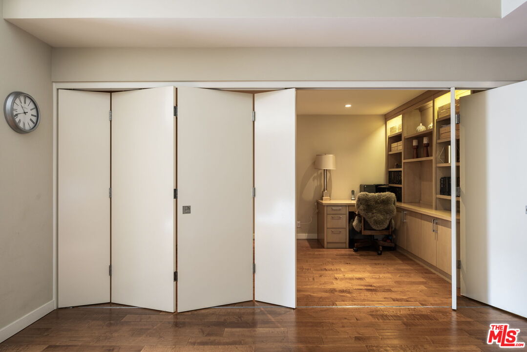 211 S Spalding Dr Unit: N105