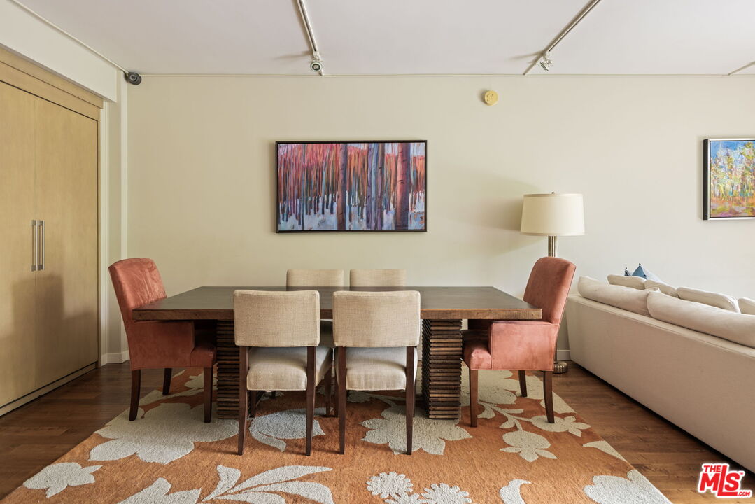 211 S Spalding Dr Unit: N105