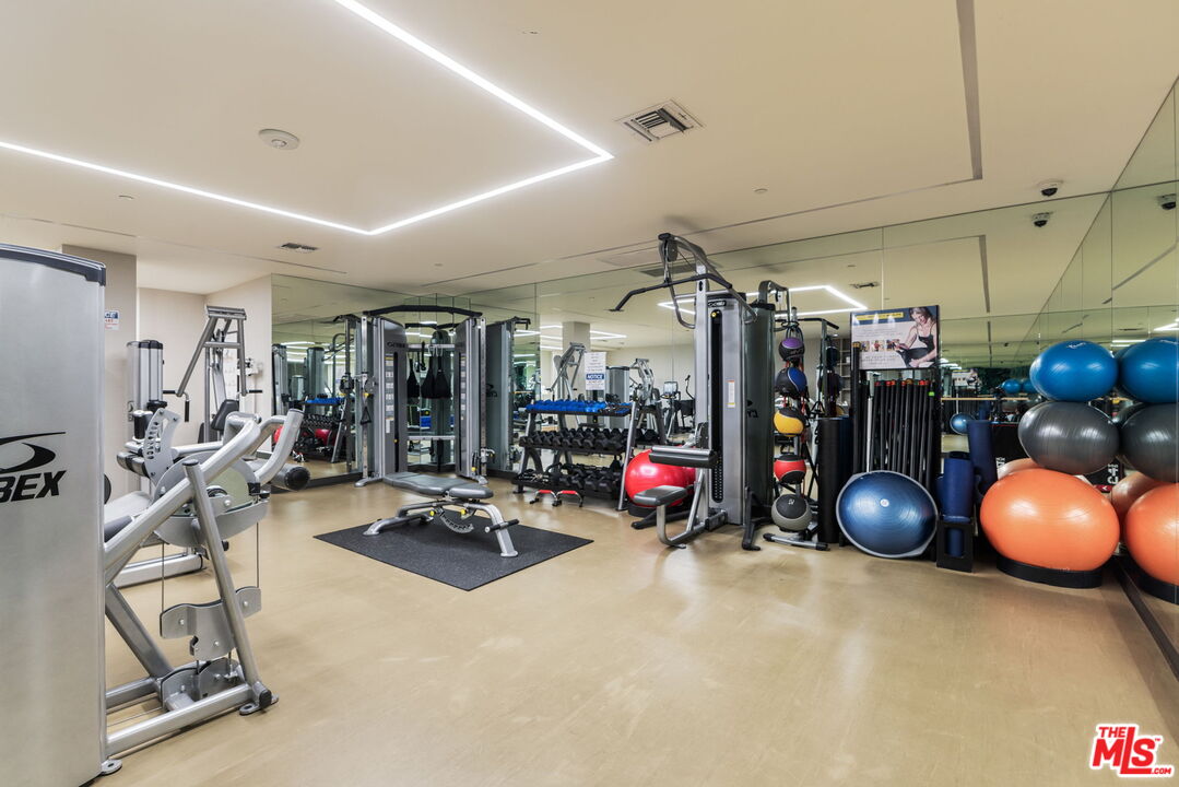 211 S Spalding Dr Unit: N105