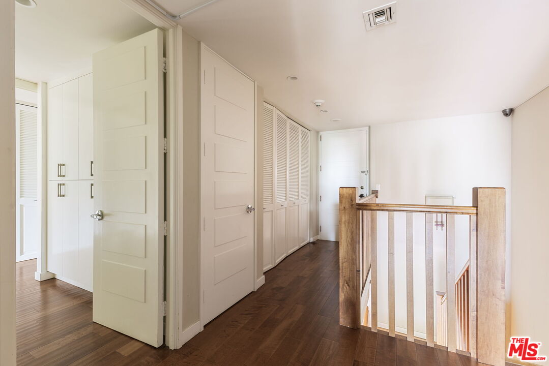 211 S Spalding Dr Unit: N105