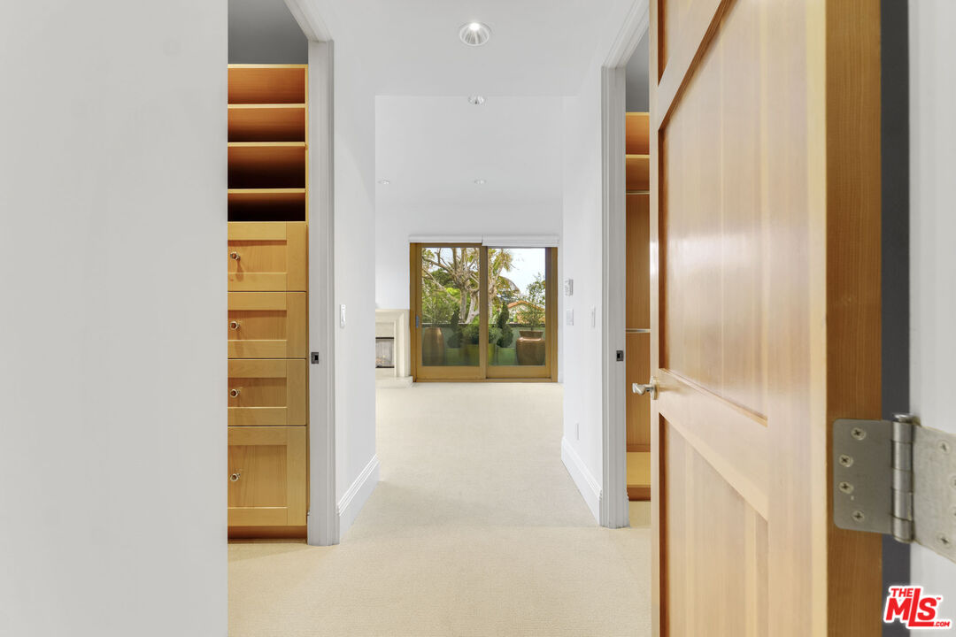 2323 S Beverly Glen Blvd Unit: 1