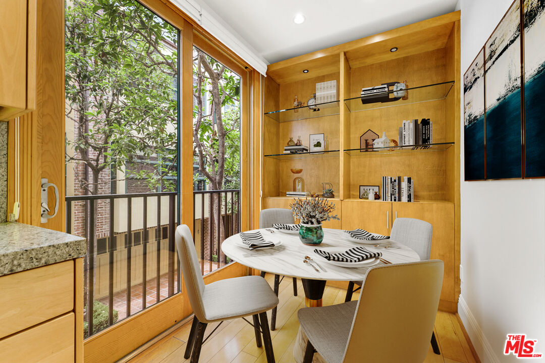 2323 S Beverly Glen Blvd Unit: 1