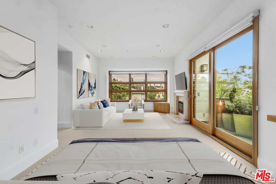 2323 S Beverly Glen Blvd Unit: 1