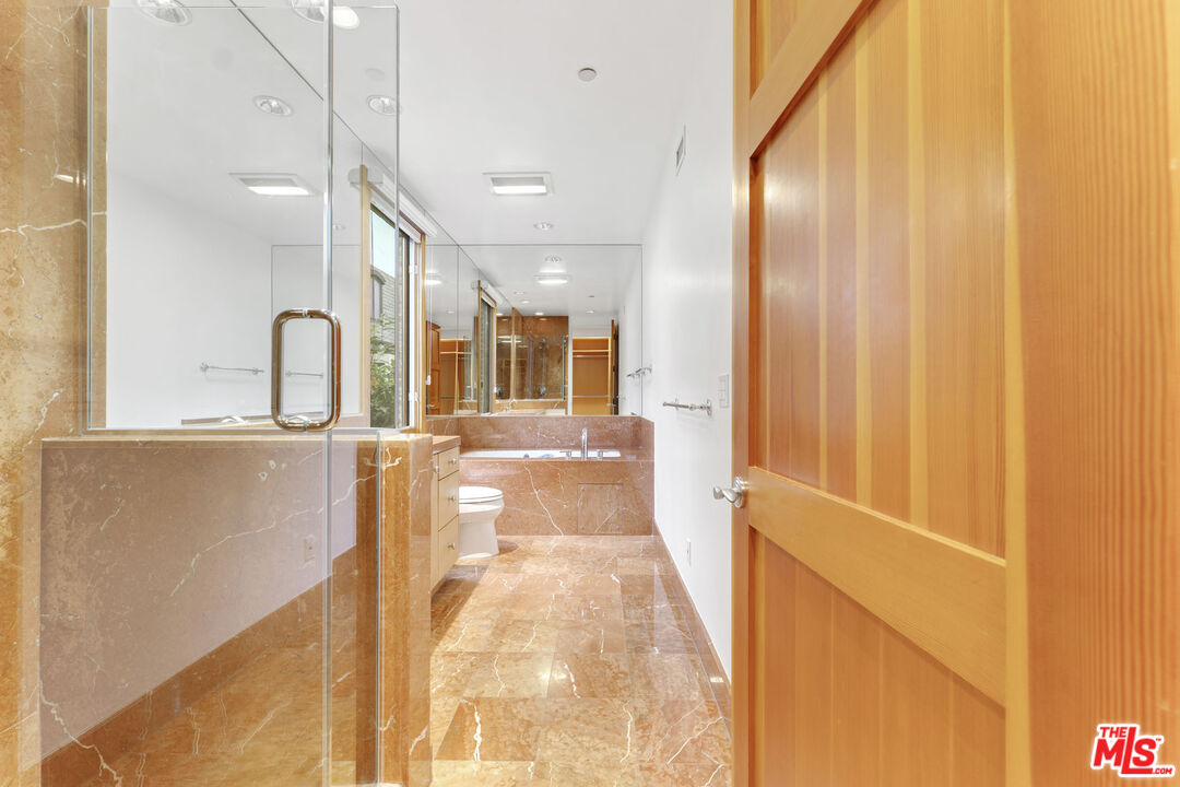 2323 S Beverly Glen Blvd Unit: 1