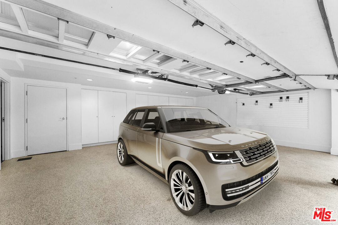 2323 S Beverly Glen Blvd Unit: 1