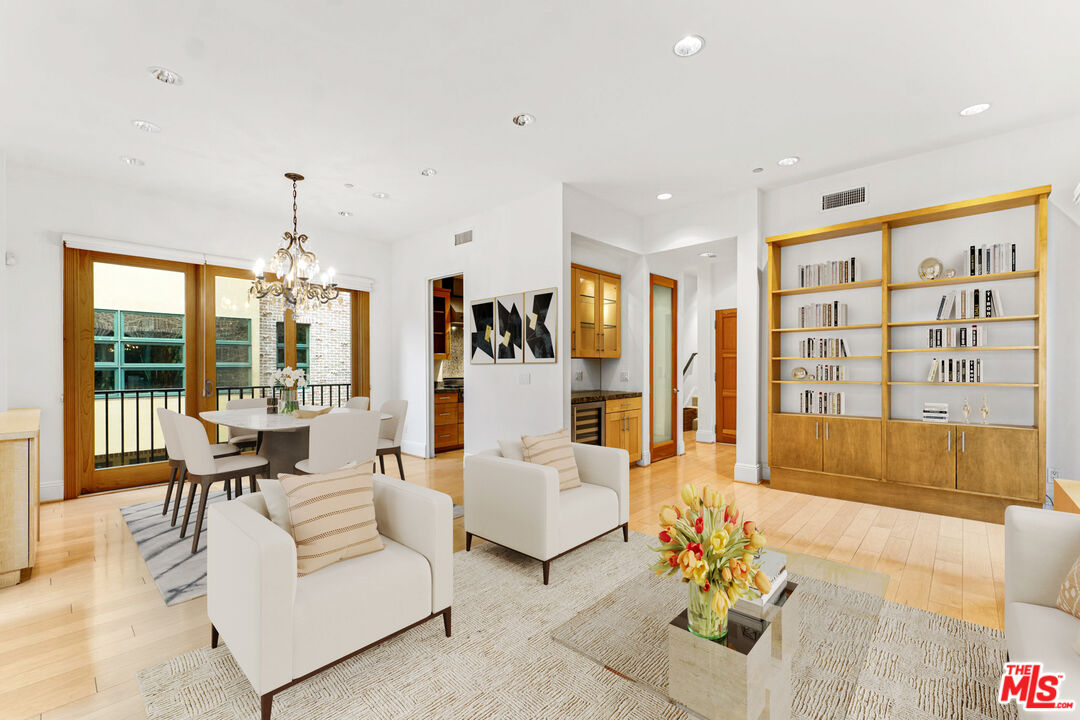 2323 S Beverly Glen Blvd Unit: 1