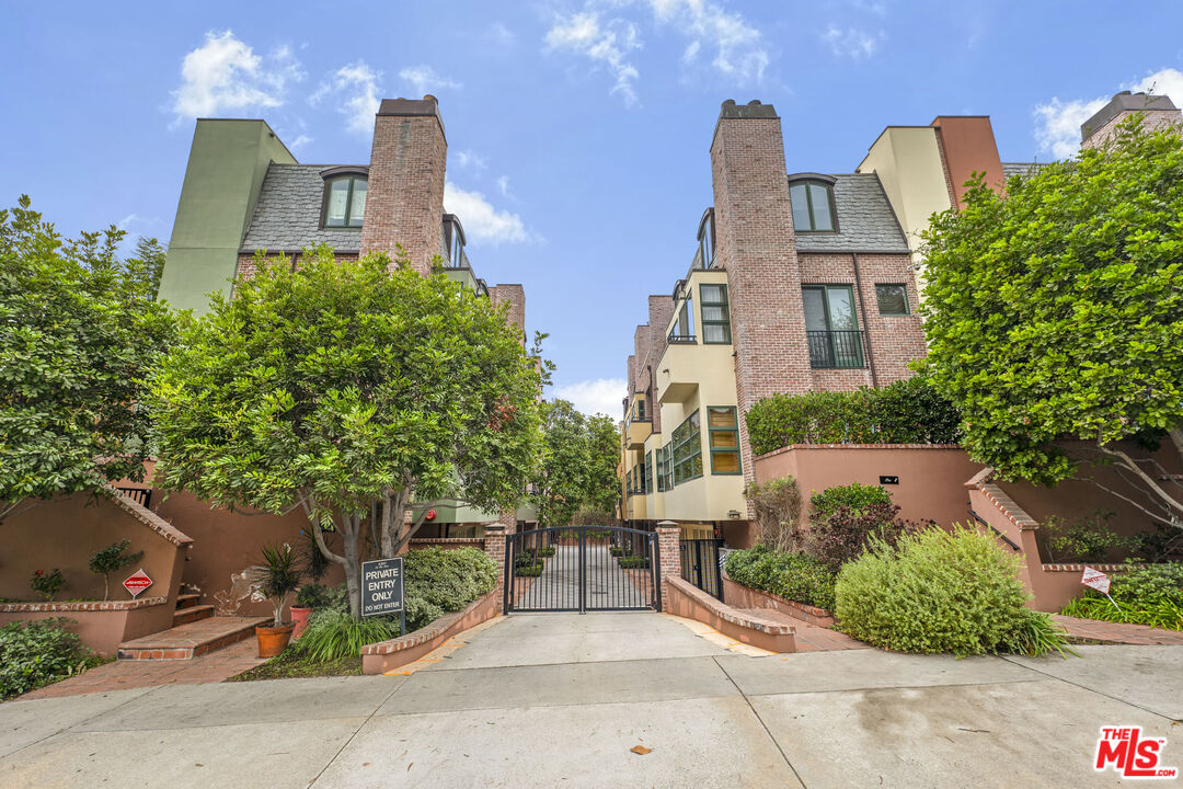 2323 S Beverly Glen Blvd Unit: 1