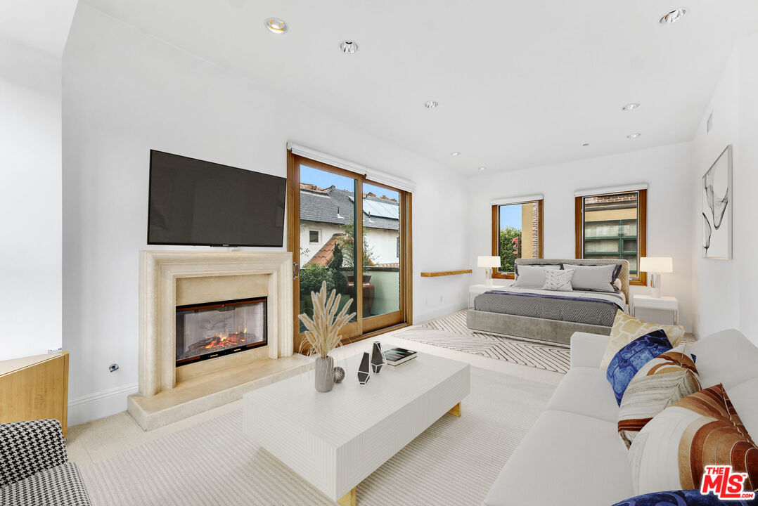 2323 S Beverly Glen Blvd Unit: 1