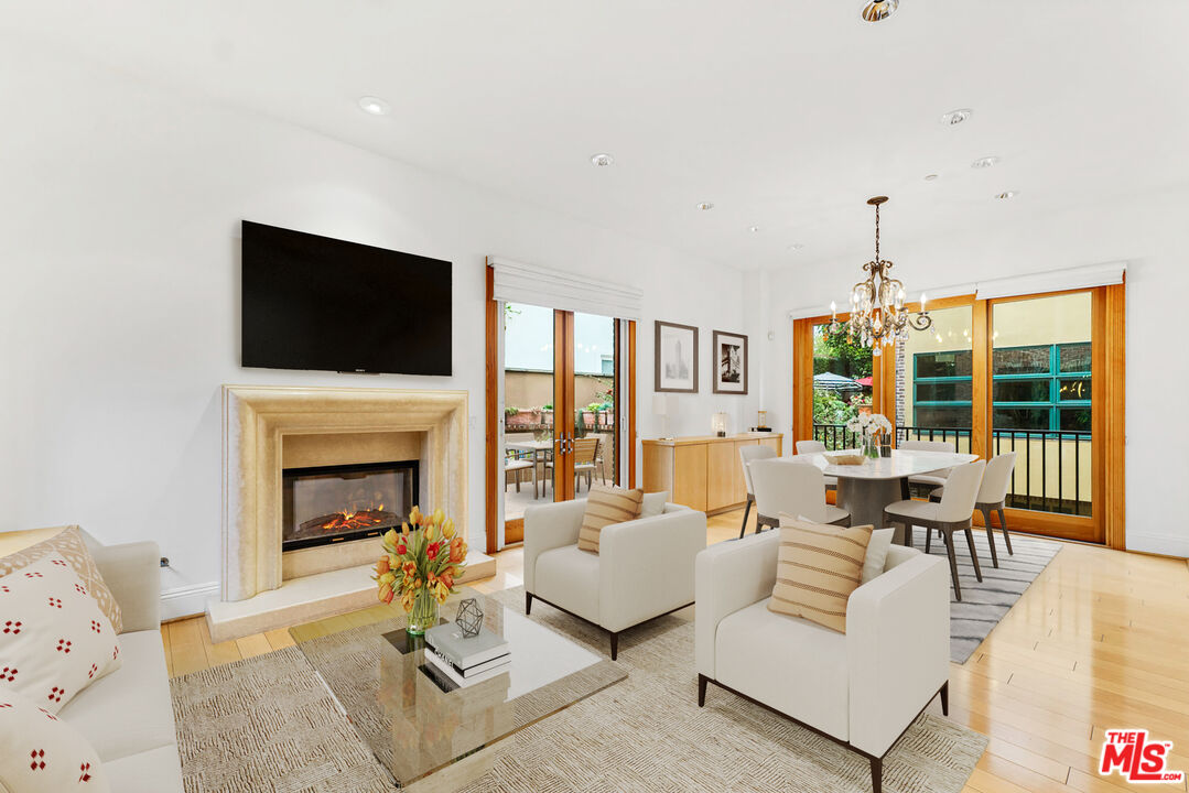 2323 S Beverly Glen Blvd Unit: 1