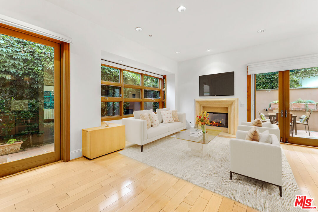 2323 S Beverly Glen Blvd Unit: 1