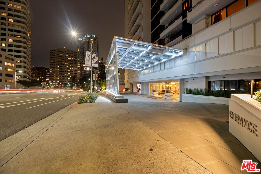 10660 Wilshire Blvd Unit: 1206