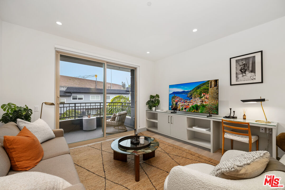 130 S Sepulveda Blvd Unit: 408