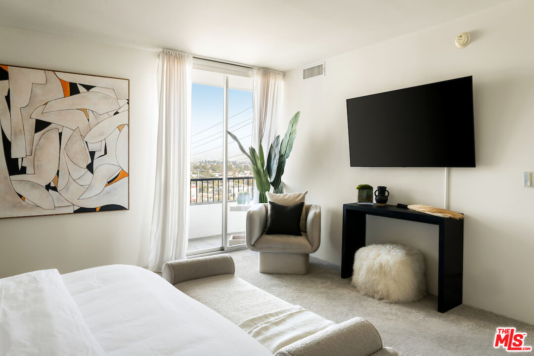 1100 Alta Loma Rd Unit: 705